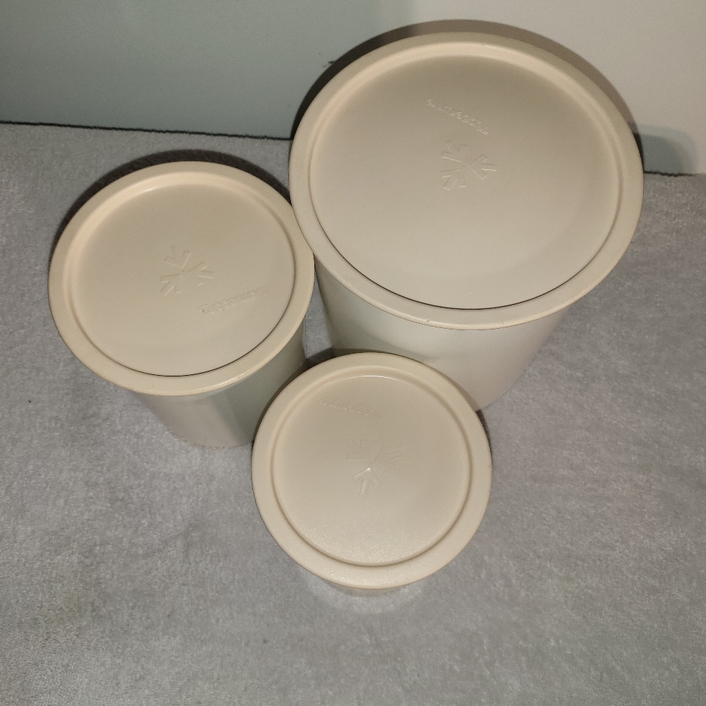 Vintage tupperware
